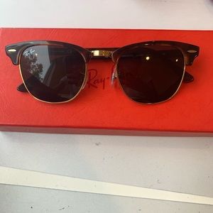 BRAND NEW CLUB MASTER RAY BANS STILL IN BOX